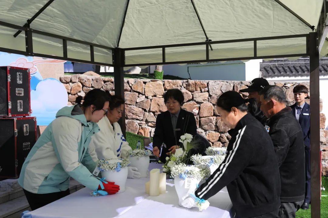 沈阳墓园公墓行业用绿色唤醒永恒·让生命归于自然|龙生第三届节地生态草坪葬活动