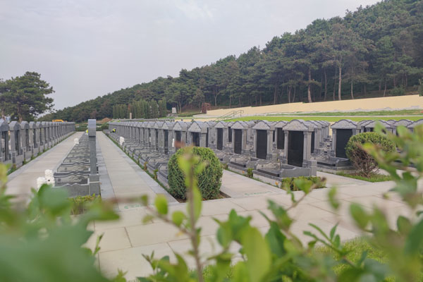 沈阳百贯山松陵墓园